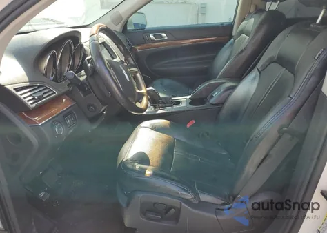 2012 Lincoln Mkt z USA, uszkodzony, nr VIN 2LMHJ5AT9CBL53684